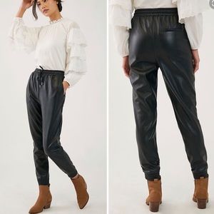 Faisa Faux Leather Joggers Avec Les Filles